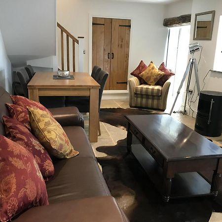 2 Bed Barn Alton Towers Chatsworth Polars Peaks Villa Waterfall Buitenkant foto